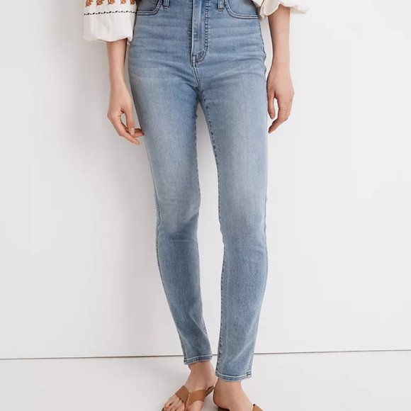 Madewell 11" High-Rise Roadtripper Jeans in Hampstead Wash: Retro Pocket Edition - Picture 2 of 5